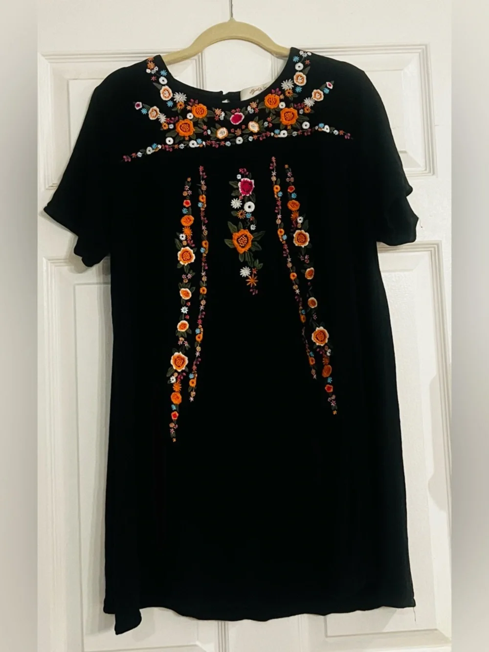 A Beautiful Soul Black Floral Embroidered Dress‎ Sz A L 100% Rayon Above Knee